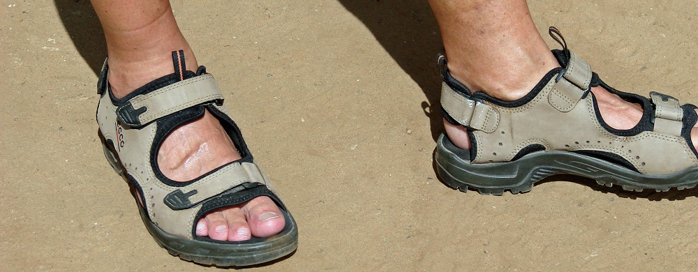 Sandaler, praktiska och bekväma skodon på safarin.