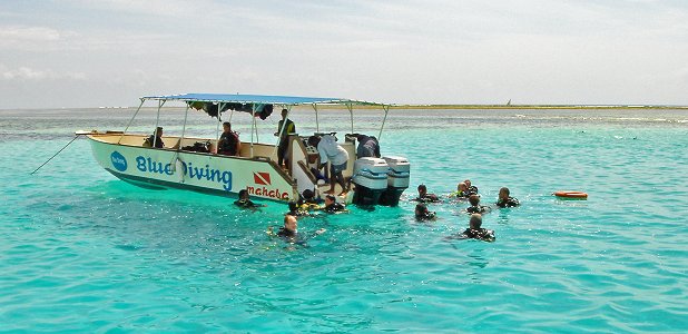 Dykbåt utanför Zanzibar.